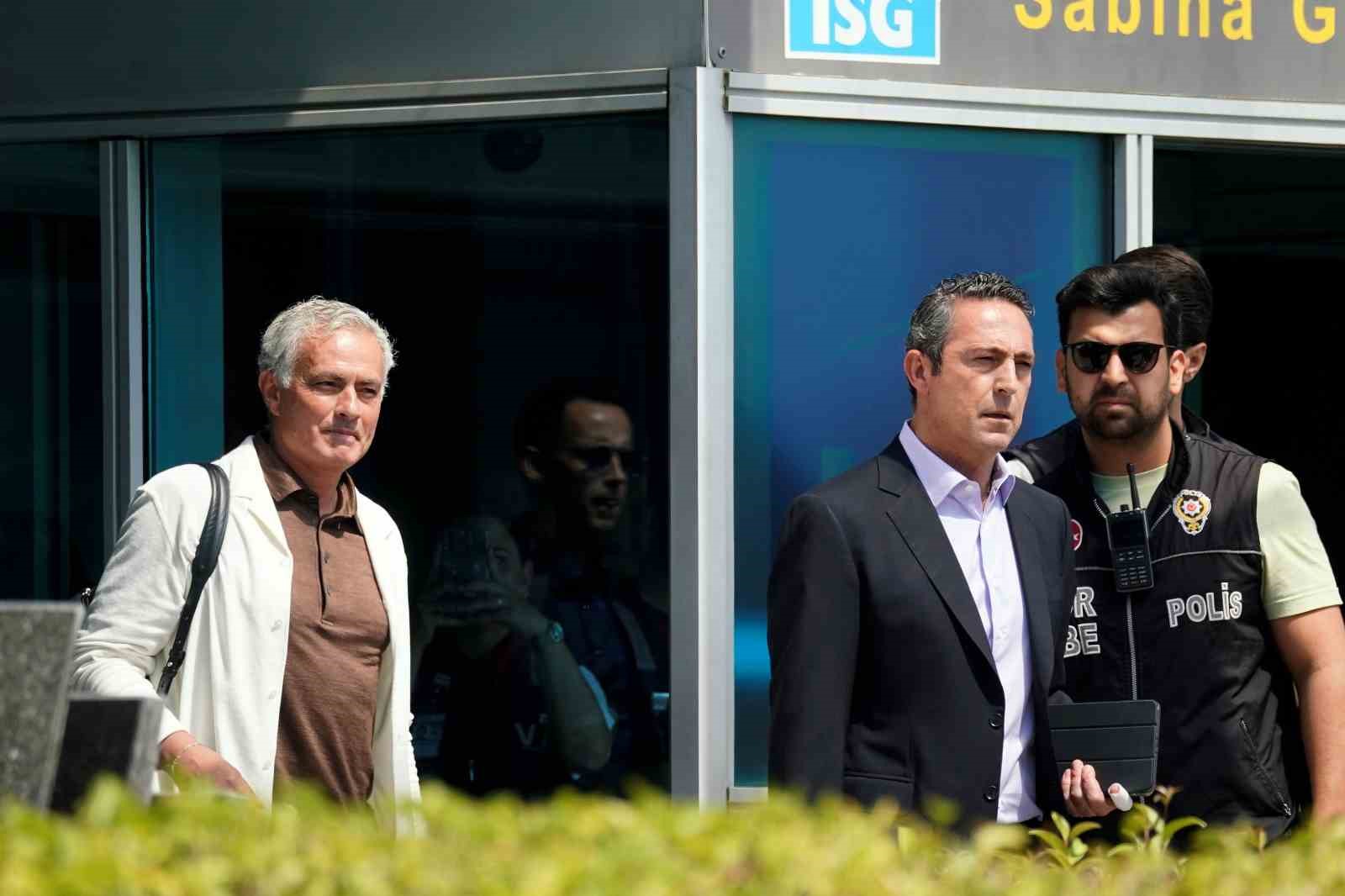 Jose Mourinho, Fenerbahçe için İstanbul’da
