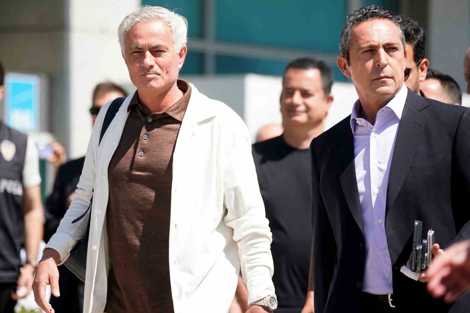 Jose Mourinho, Fenerbahçe için İstanbul’da
