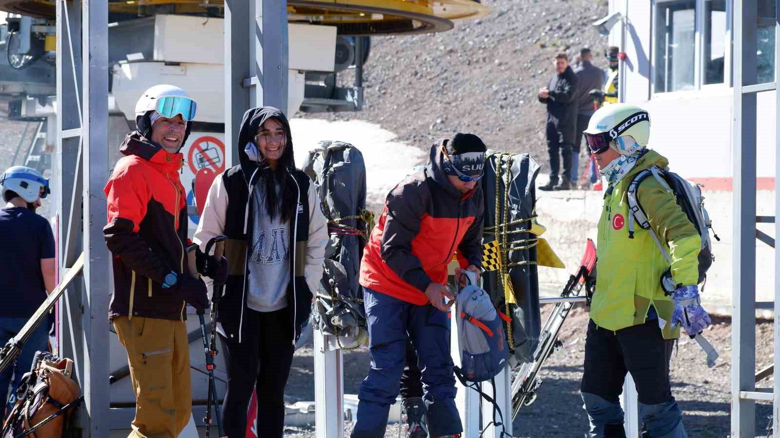 Palandöken’de haziranda kayak keyfi
