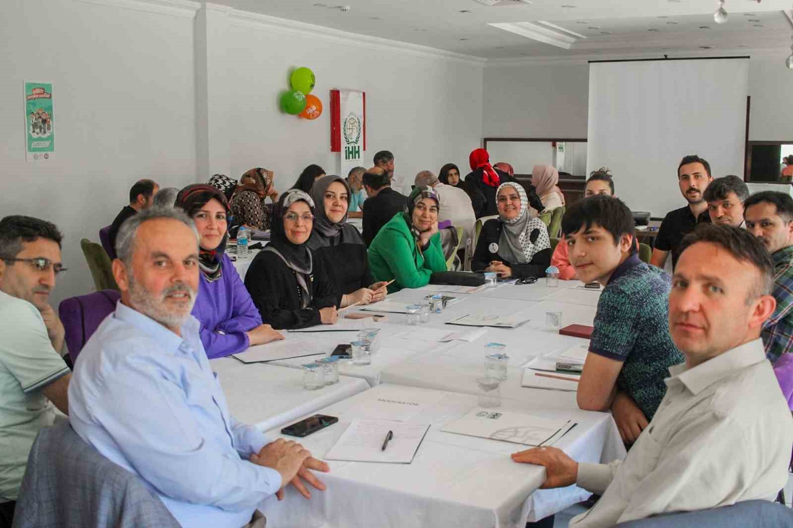 Samsun’da ‘İyilikte Yarışan Sınıflar Projesi’nin çalıştayı gerçekleşti
