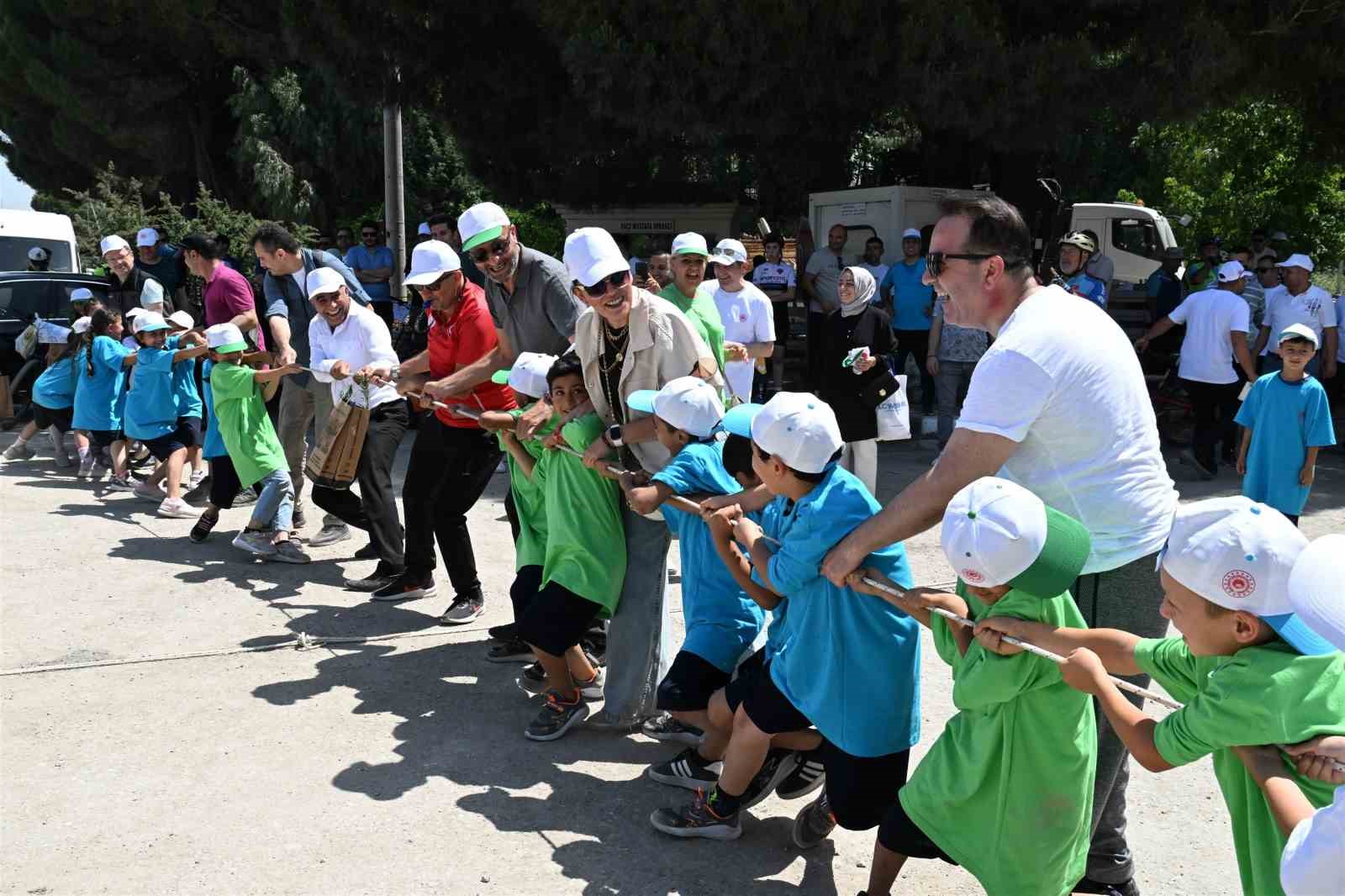 Manisa’da Dünya Çevre Haftası’nda bisiklet turu düzenlendi
