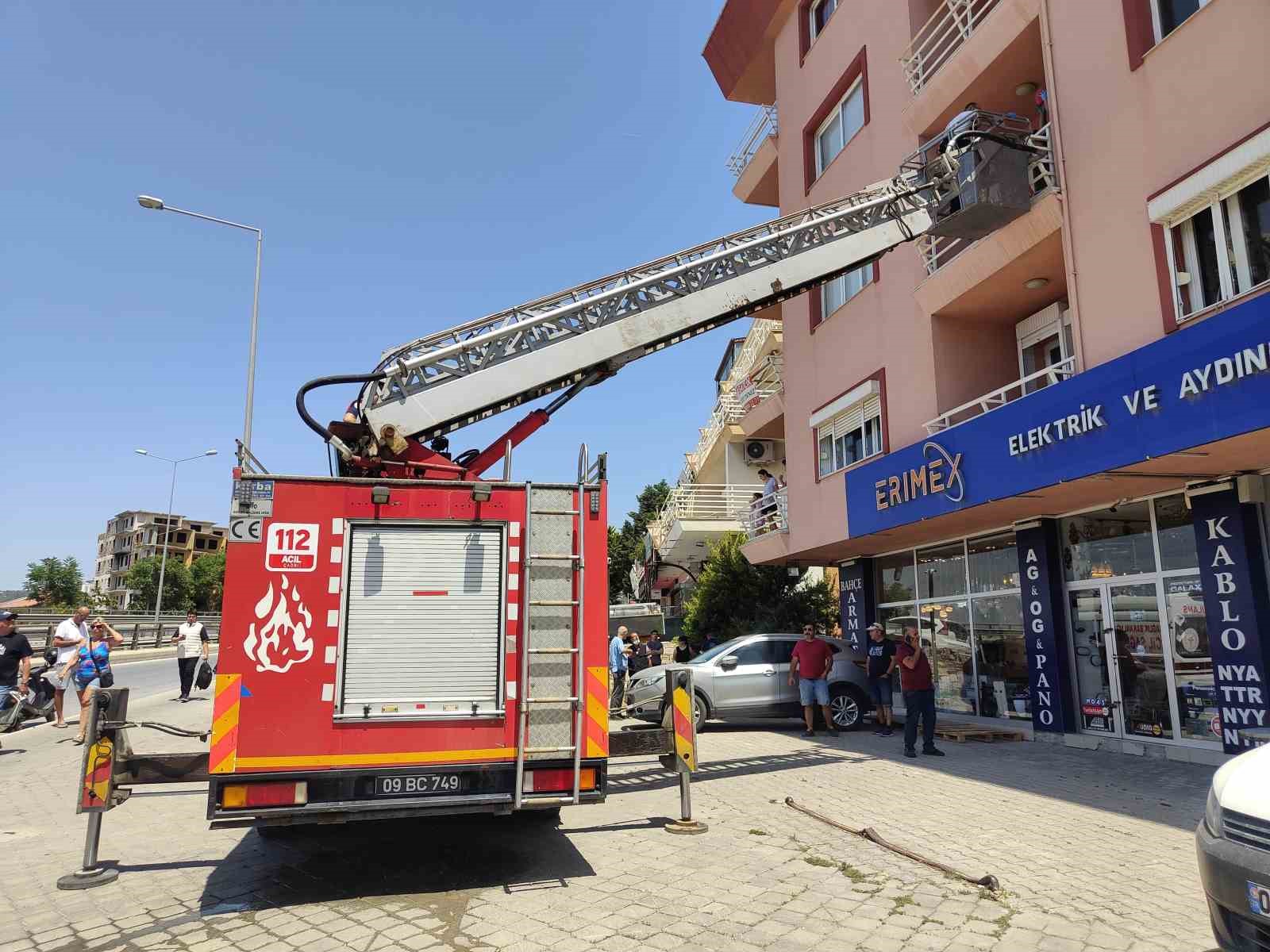 Apartman dairesinden çevreye yayılan kötü koku acı gerçeği ortaya çıkardı
