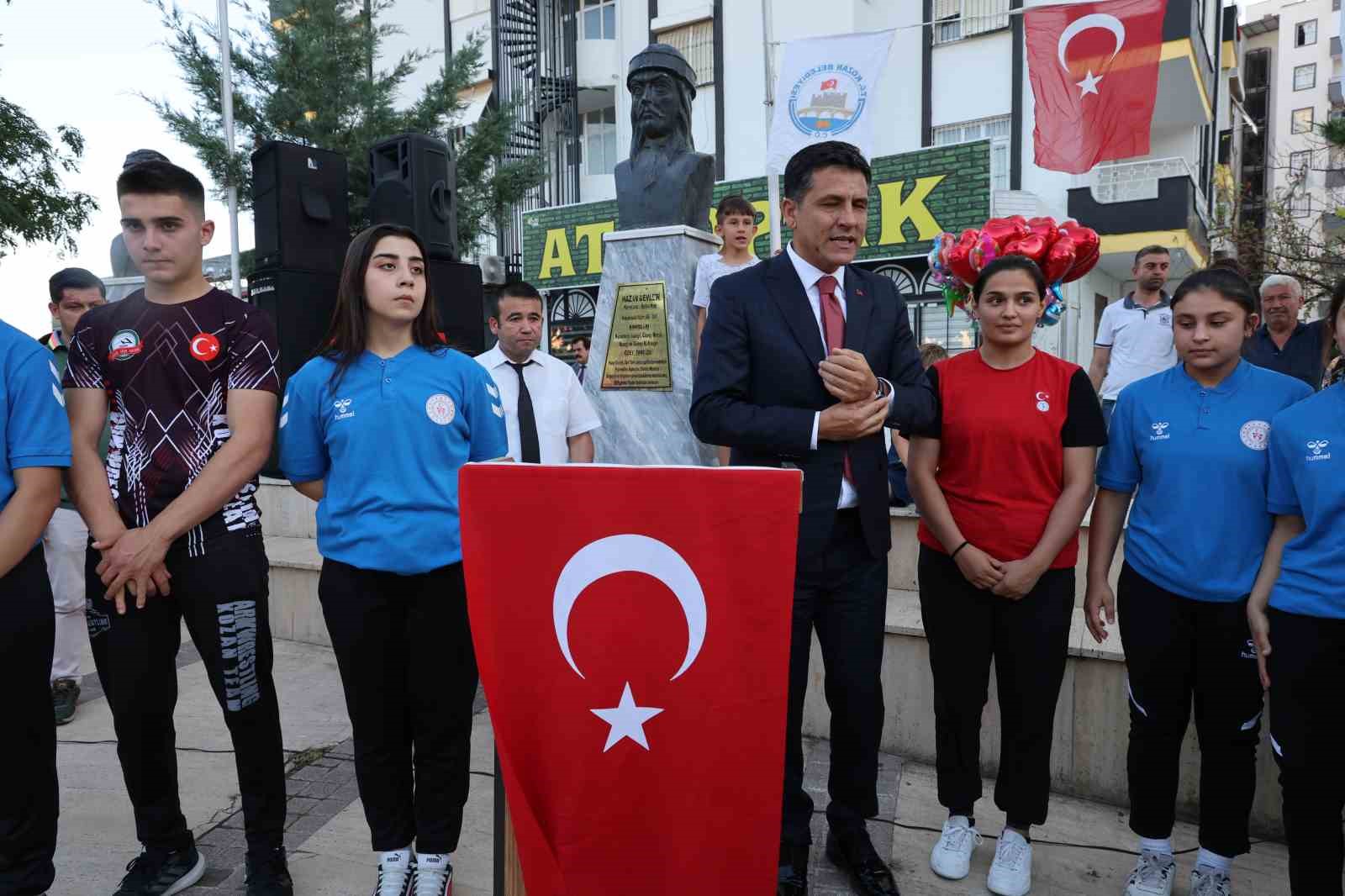 Kozan’da kurtuluş etkinlikleri LGS sınavı nedeniyle akşama alındı
