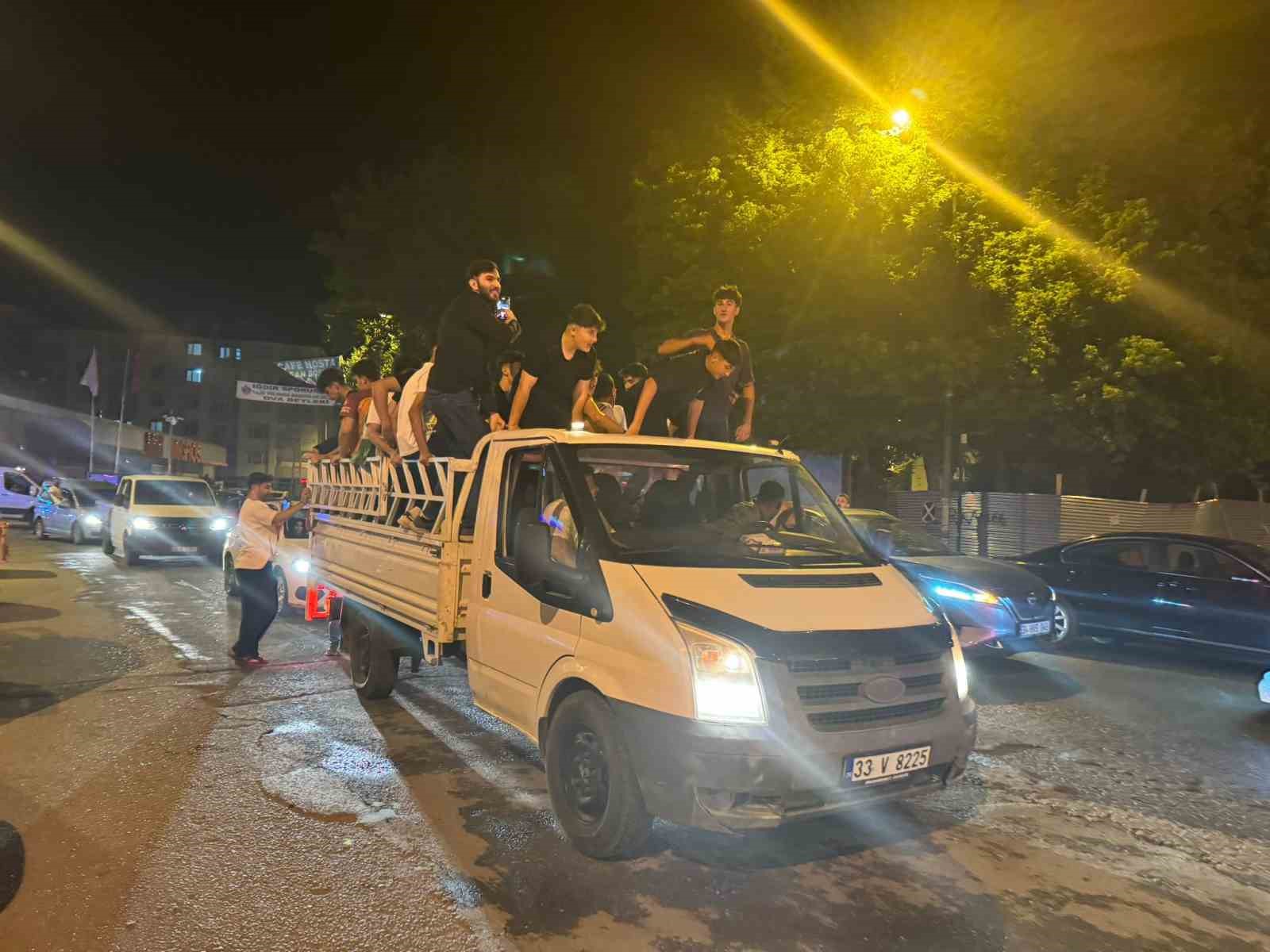 Iğdır FK  1. Lig’e çıktı Iğdır sokağa döküldü
