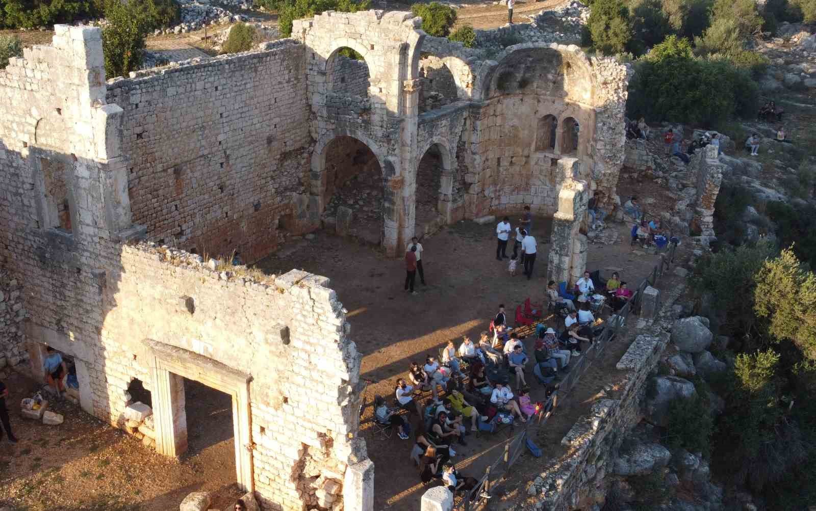 Kanlıdivane’de müzik tarihle buluştu
