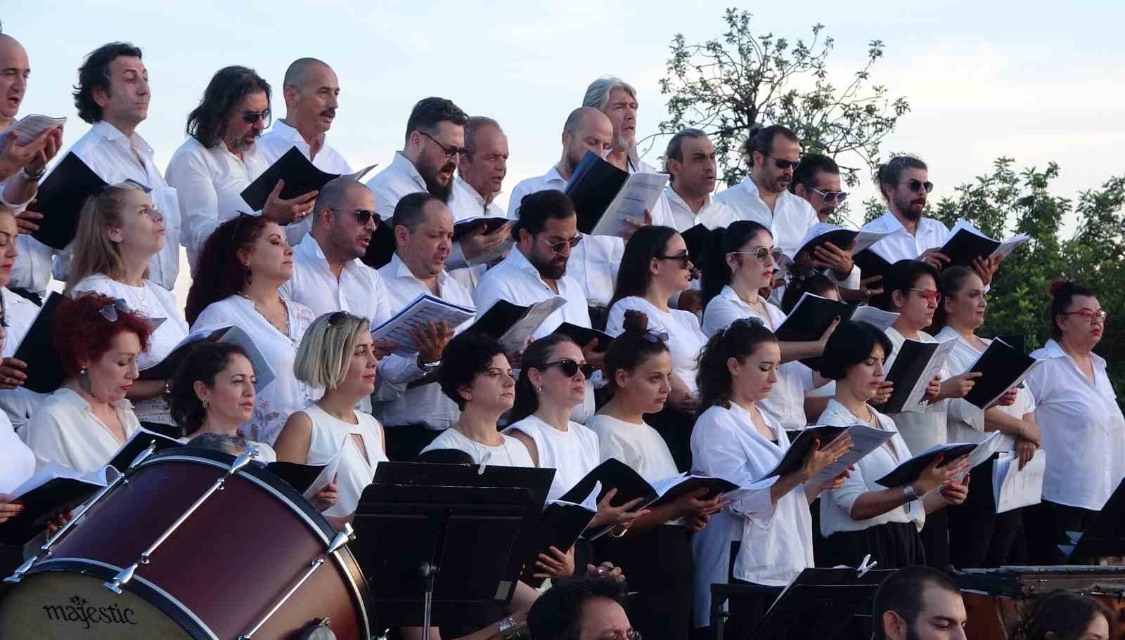 Kanlıdivane’de müzik tarihle buluştu
