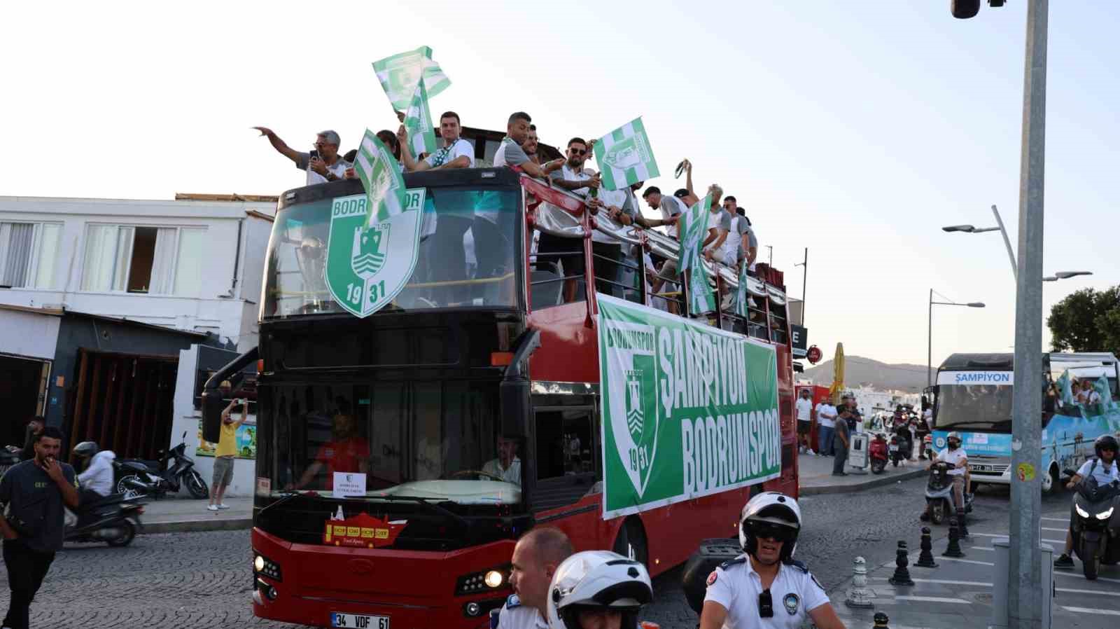 Bodrum’da şampiyonluk coşkusu: Binlerce taraftar kenti yeşil-beyaza bürüdü
