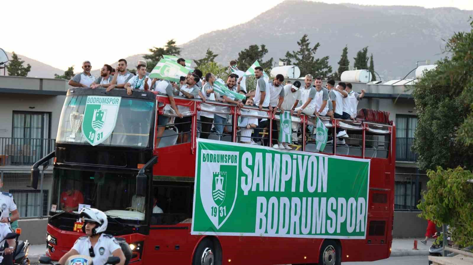 Bodrum’da şampiyonluk coşkusu: Binlerce taraftar kenti yeşil-beyaza bürüdü
