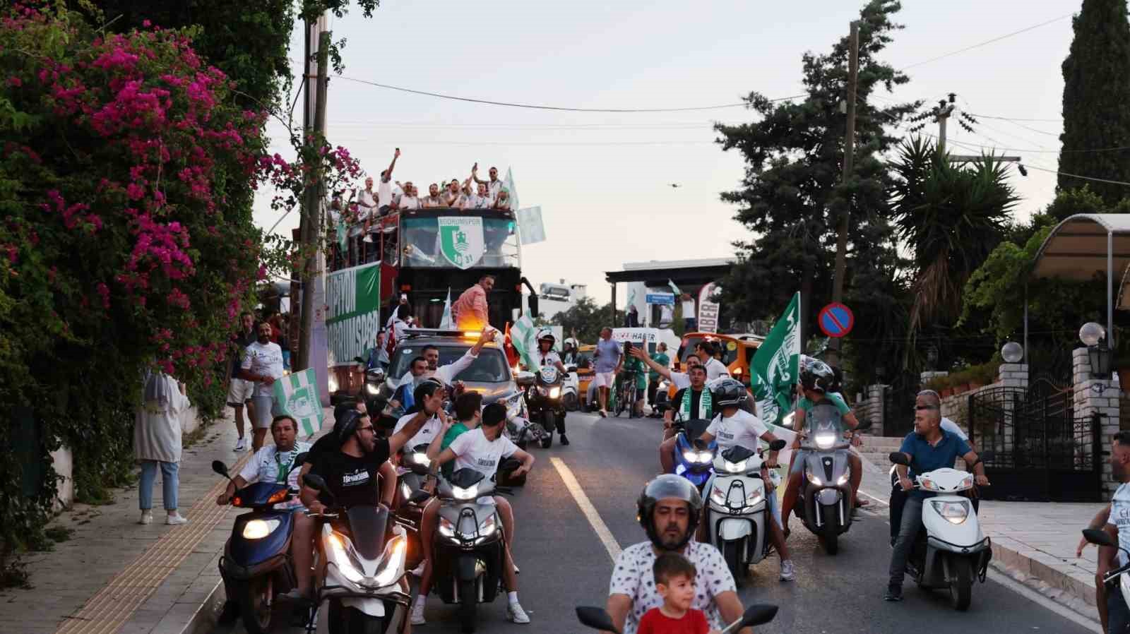 Bodrum’da şampiyonluk coşkusu: Binlerce taraftar kenti yeşil-beyaza bürüdü
