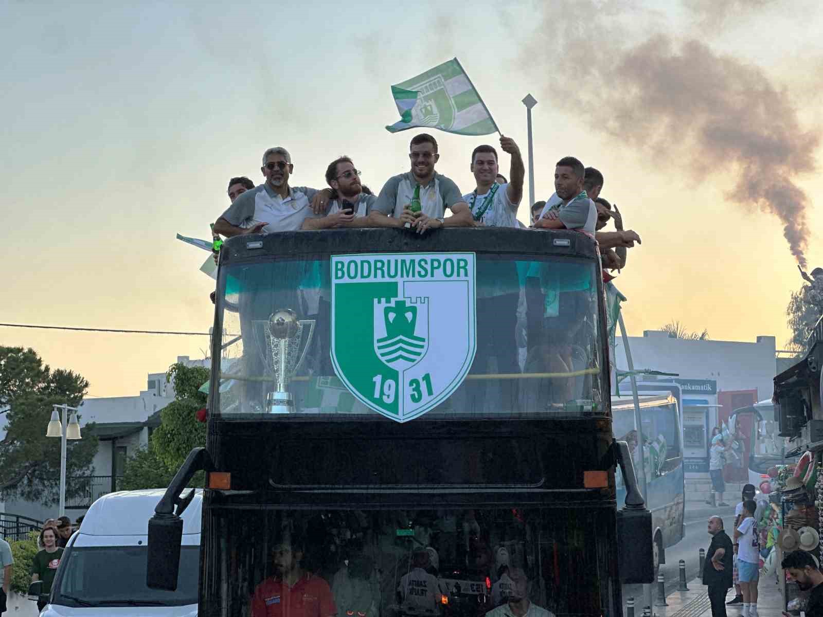 Bodrum’da şampiyonluk coşkusu: Binlerce taraftar kenti yeşil-beyaza bürüdü
