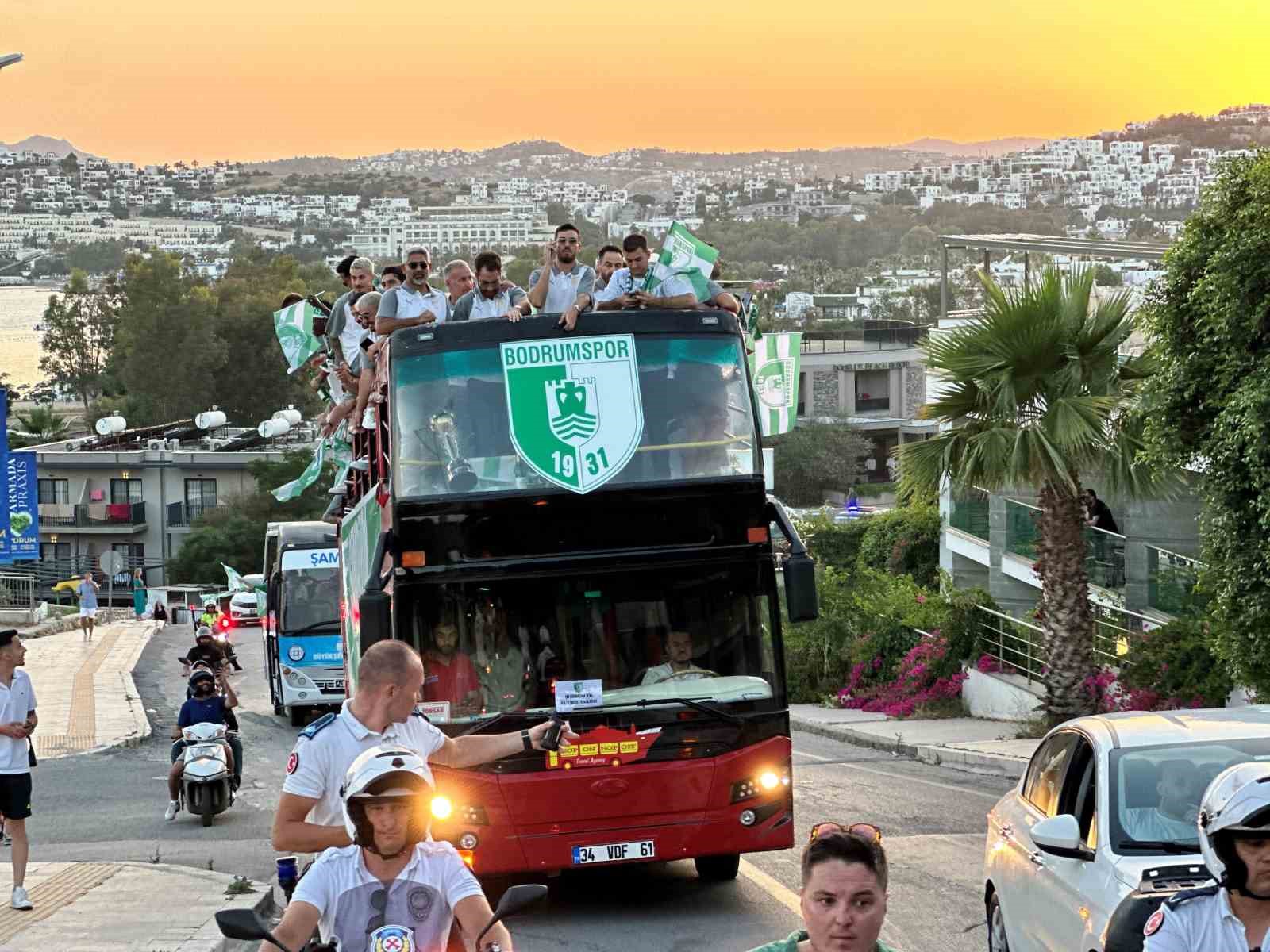 Bodrum’da şampiyonluk coşkusu: Binlerce taraftar kenti yeşil-beyaza bürüdü
