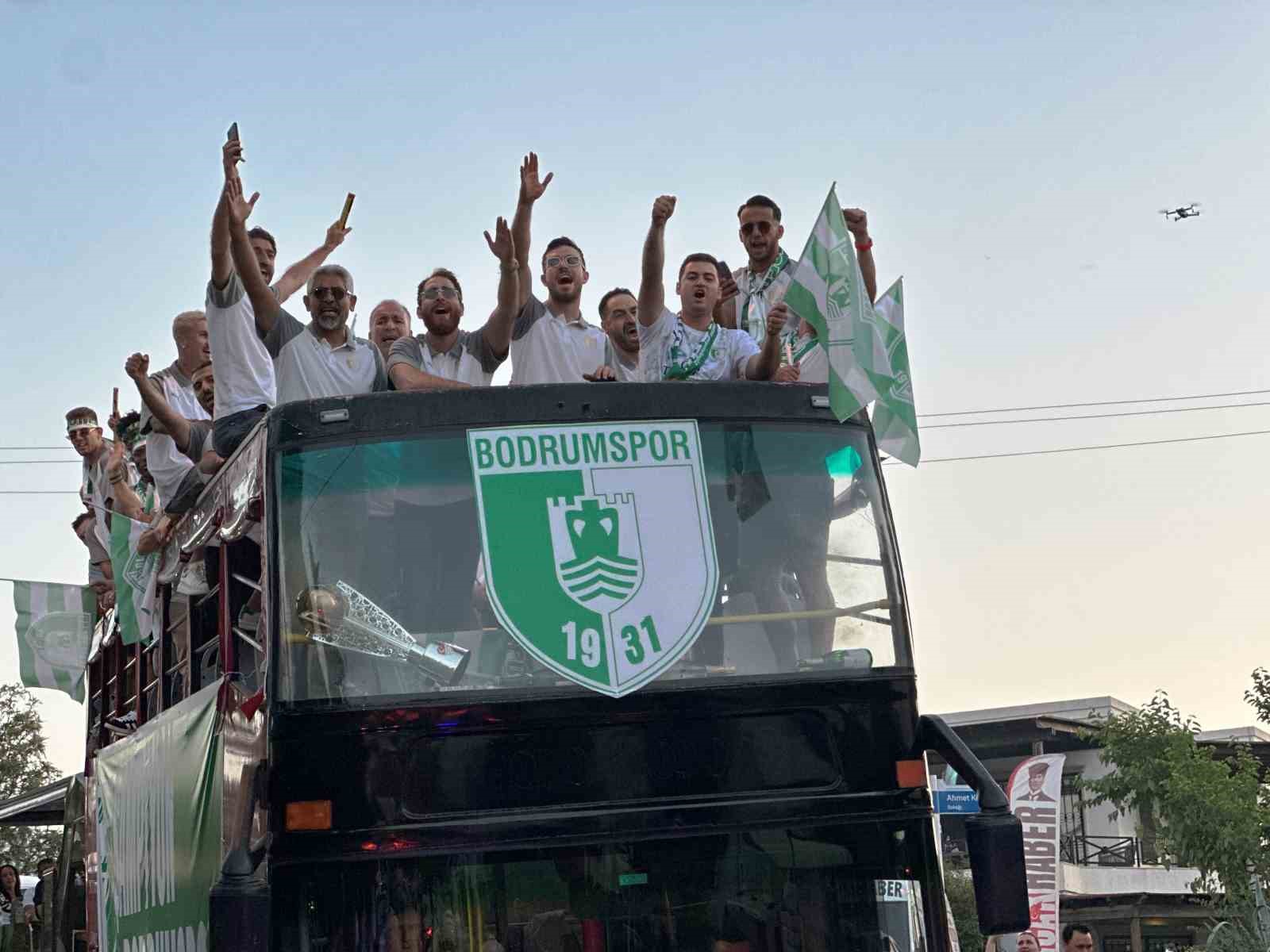 Bodrum’da şampiyonluk coşkusu: Binlerce taraftar kenti yeşil-beyaza bürüdü
