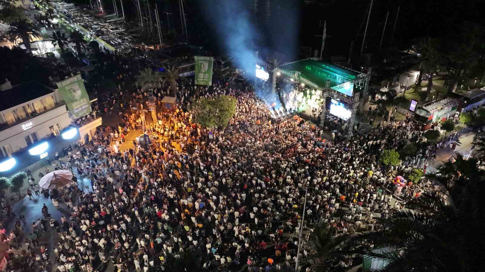 Bodrum’da şampiyonluk coşkusu: Binlerce taraftar kenti yeşil-beyaza bürüdü
