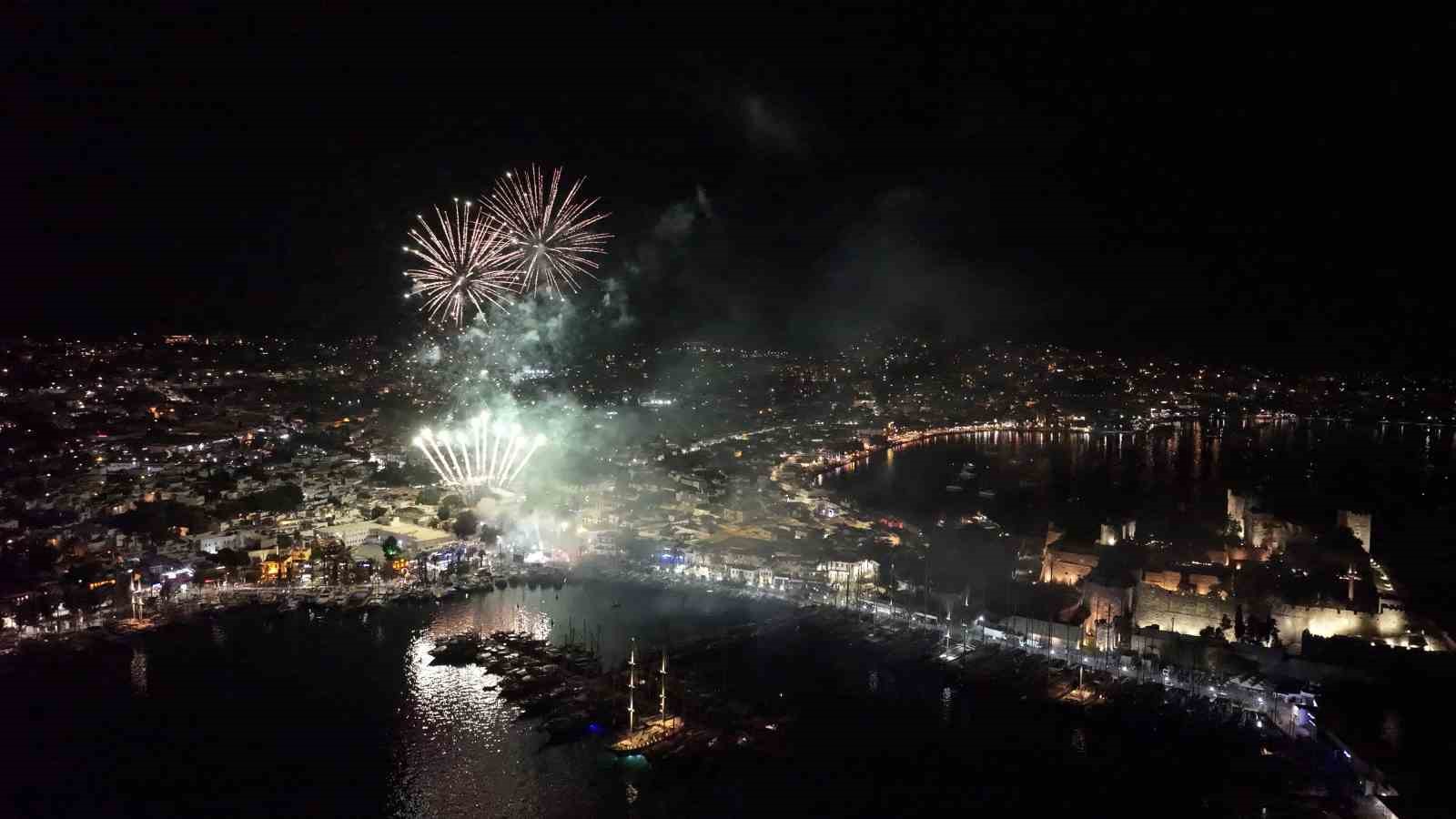 Bodrum’da şampiyonluk coşkusu: Binlerce taraftar kenti yeşil-beyaza bürüdü
