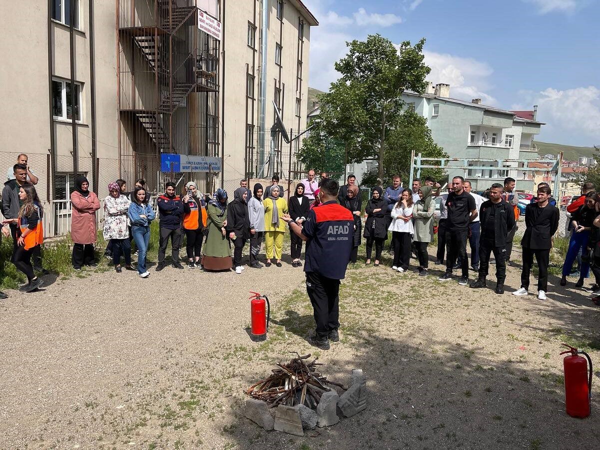 Bayburt’ta tahliye ve yangın tatbikatı gerçekleştirildi
