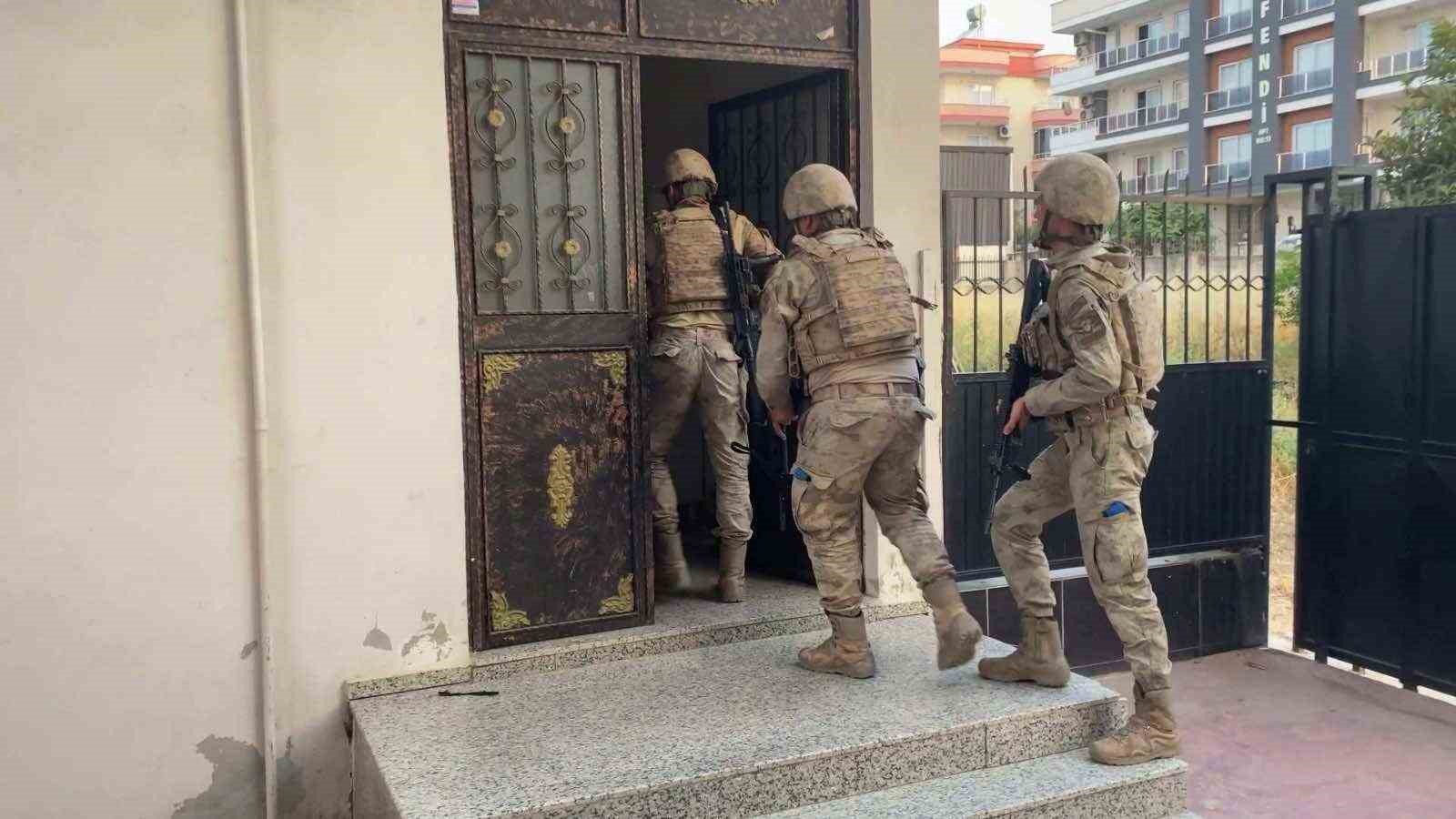 Mersin’de terör örgütü PKK’ya operasyon: 12 gözaltı
