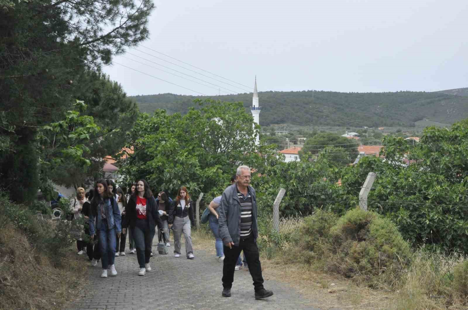 Egeli genç sosyologlardan köylere uygulama gezisi
