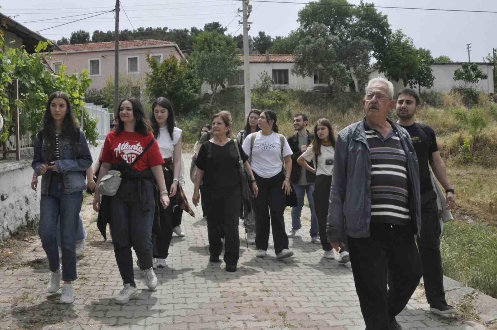 Egeli genç sosyologlardan köylere uygulama gezisi
