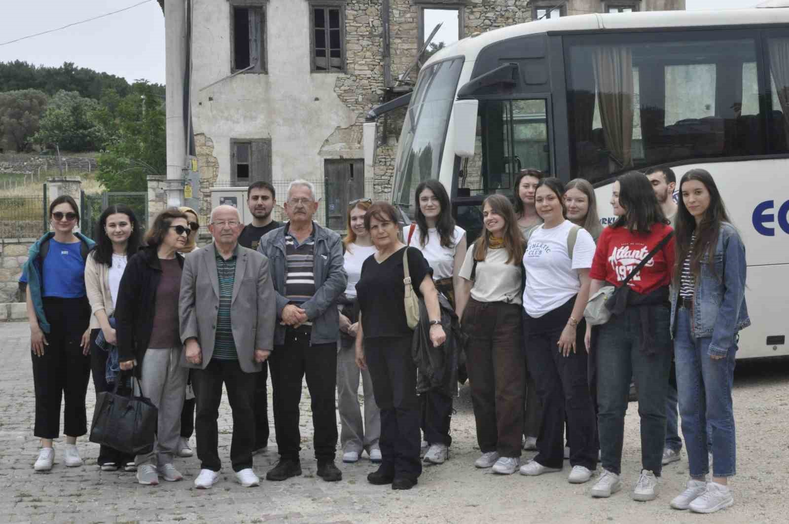 Egeli genç sosyologlardan köylere uygulama gezisi
