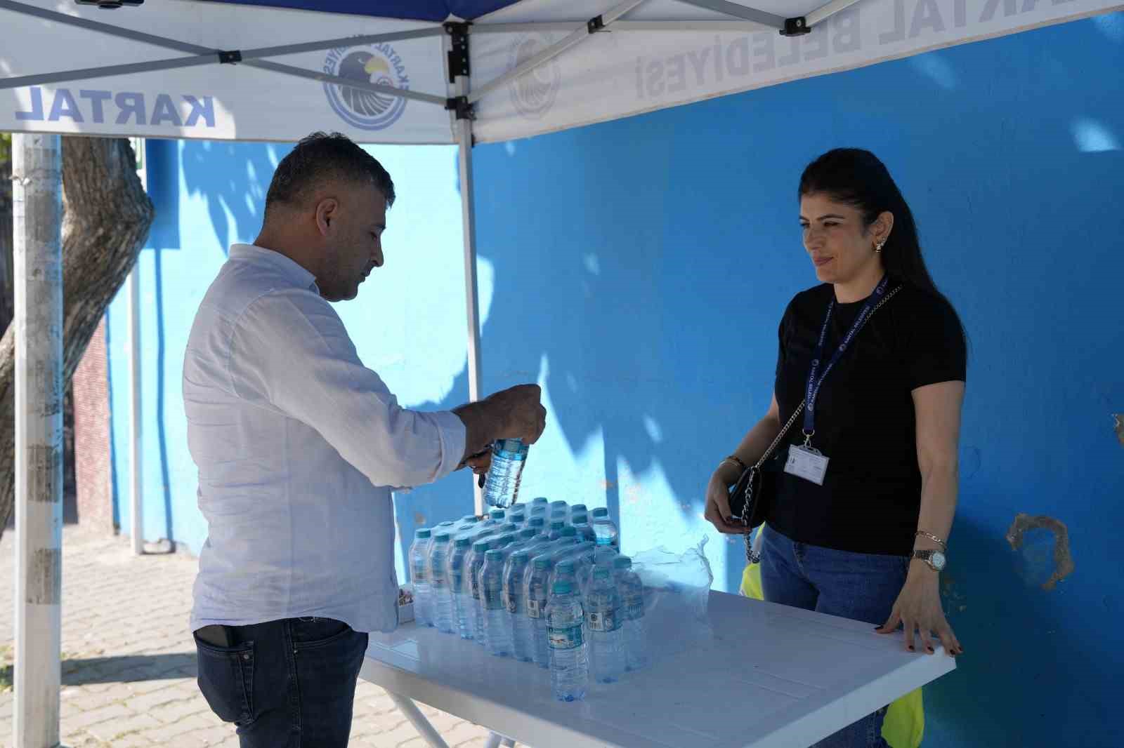 Kartal Belediyesi, LGS’de ter döken öğrencileri yalnız bırakmadı
