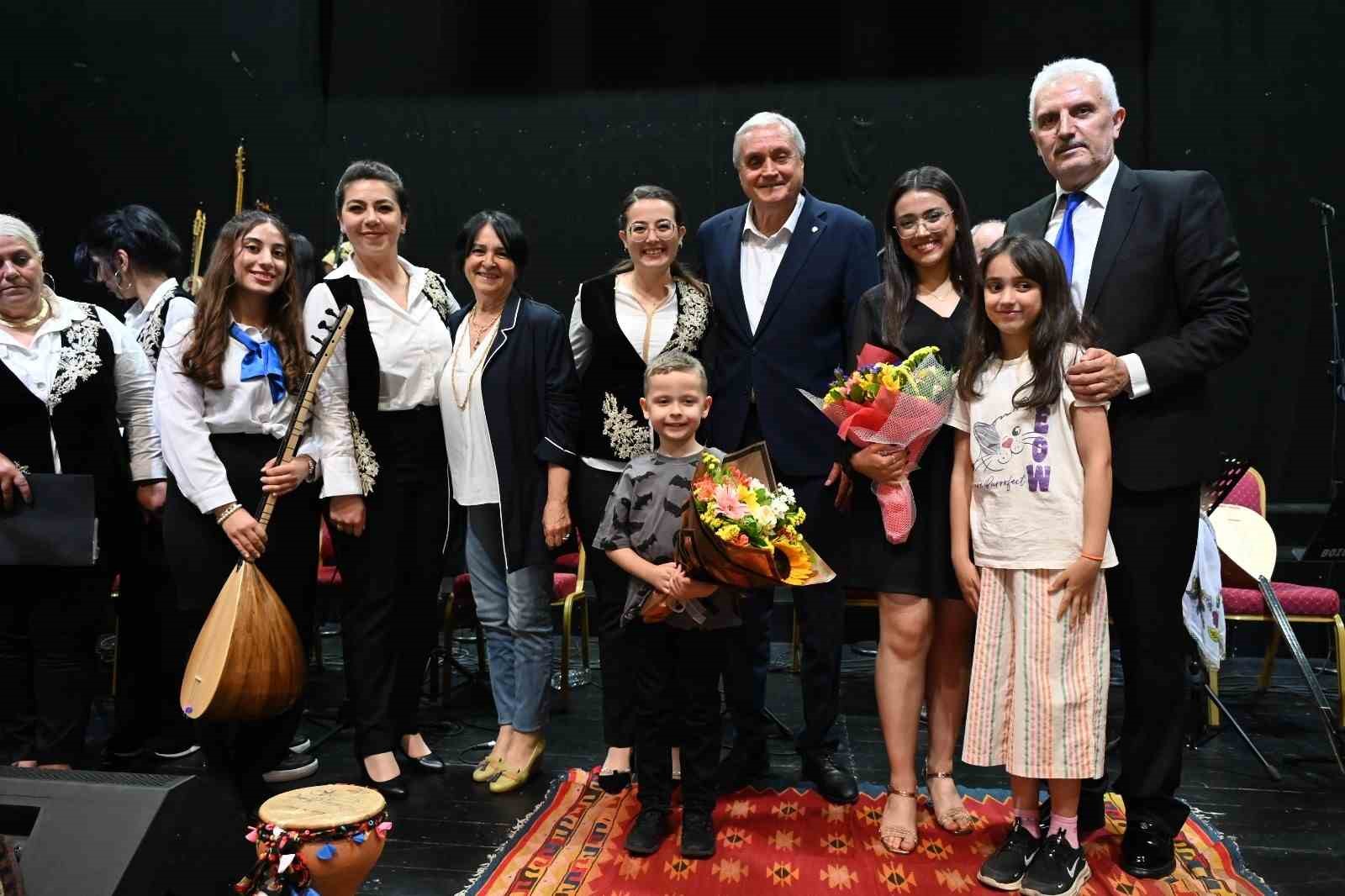 Bozüyük Belediyesi Türk Halk Müziği Korosu’ndan “Yöre Yöre Ezgilerimiz” türkü şöleni
