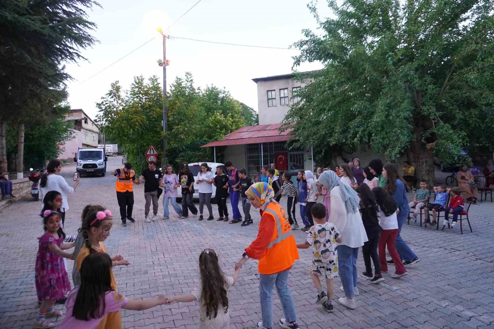 Elazığ’da öğrenciler doyasıya eğlendi
