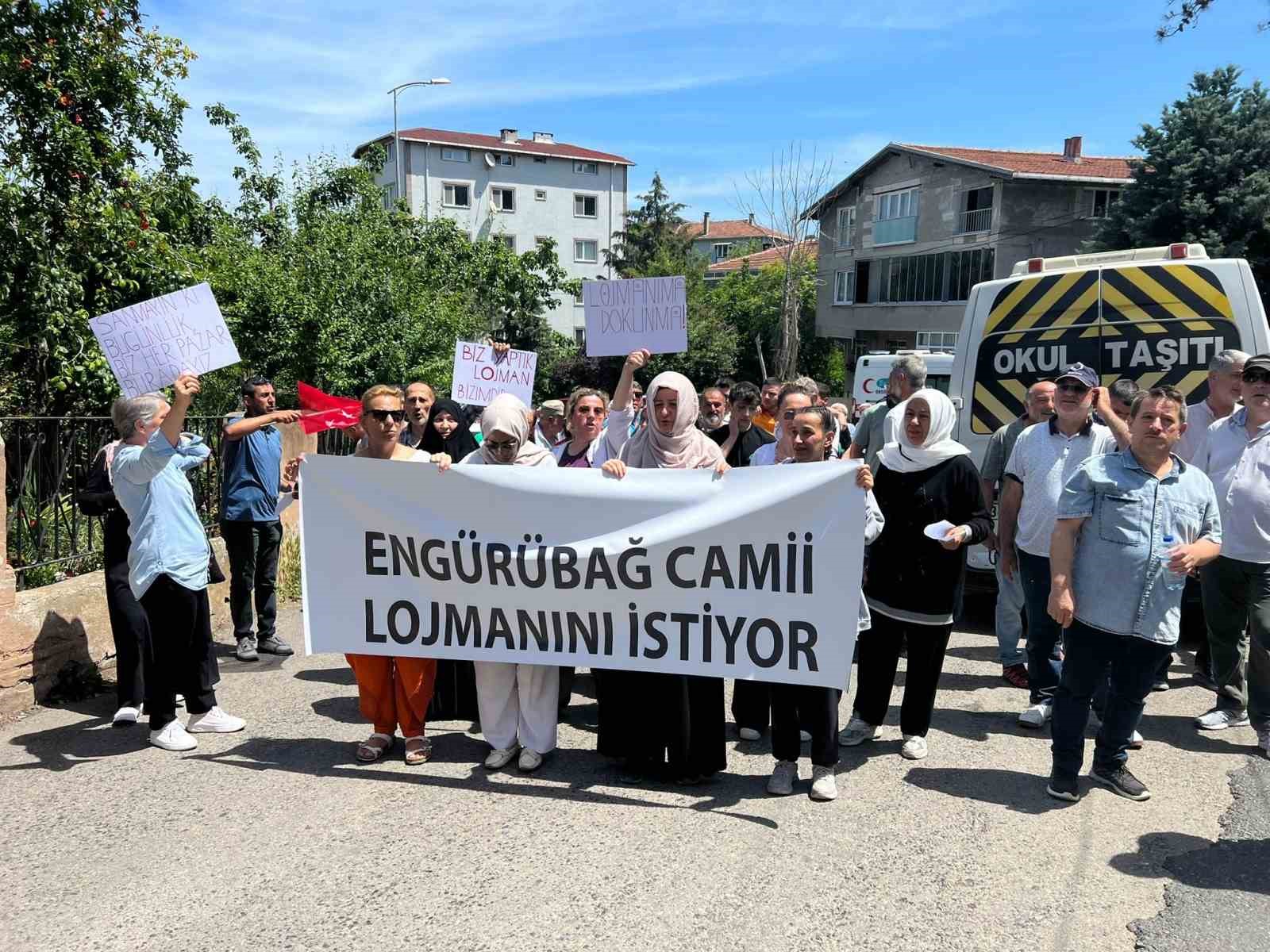 Beykoz’da, mahalle sakinlerinden ‘Süleymancılar cami lojmanına çöktü’ iddiası
