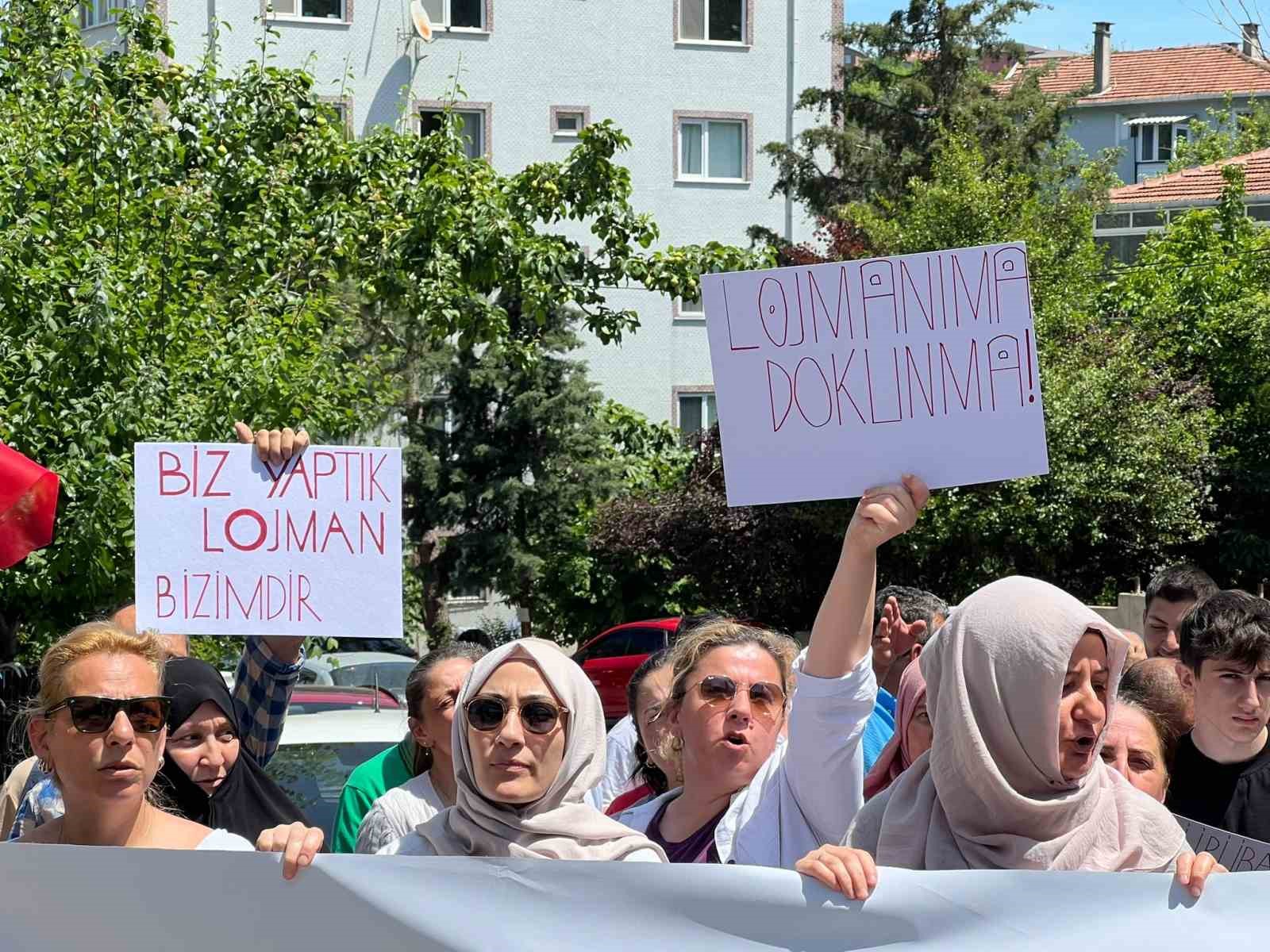 Beykoz’da, mahalle sakinlerinden ‘Süleymancılar cami lojmanına çöktü’ iddiası
