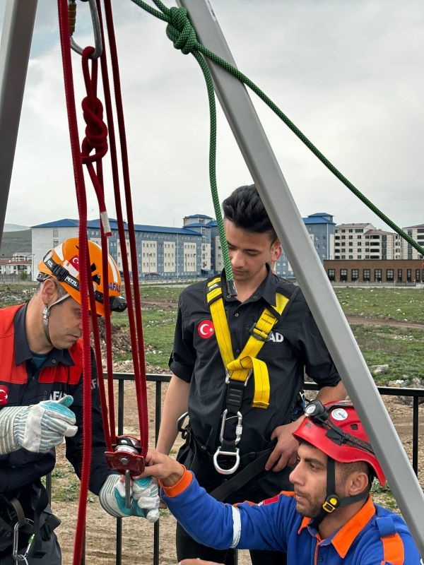 Kars AFAD’ın eğitimleri sürüyor
