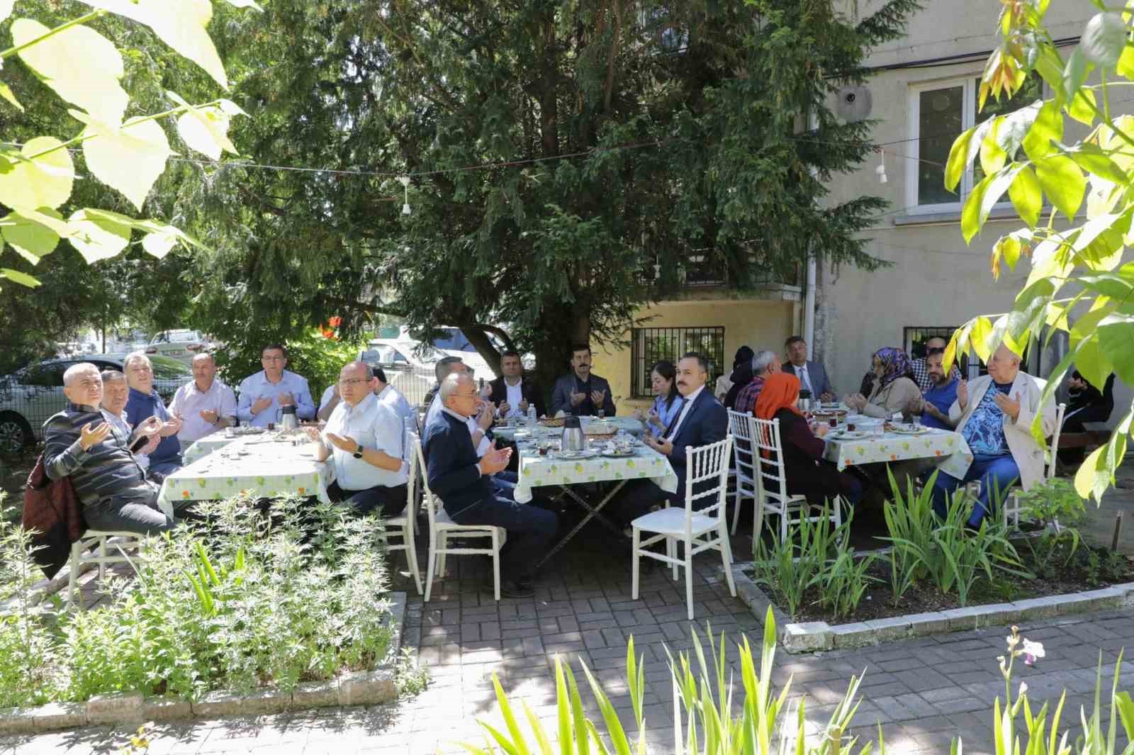 Kütahya Beyazay Derneği’nden geleneksel birlik ve beraberlik kahvaltısı
