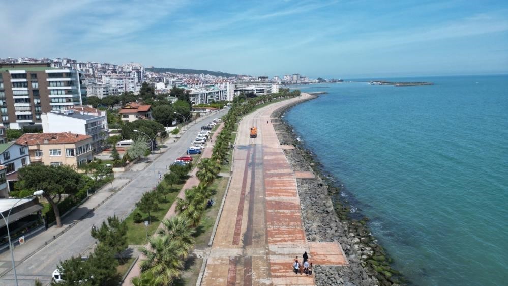 Samsun, 13 mavi bayraklı plajı ile yazı kucaklıyor
