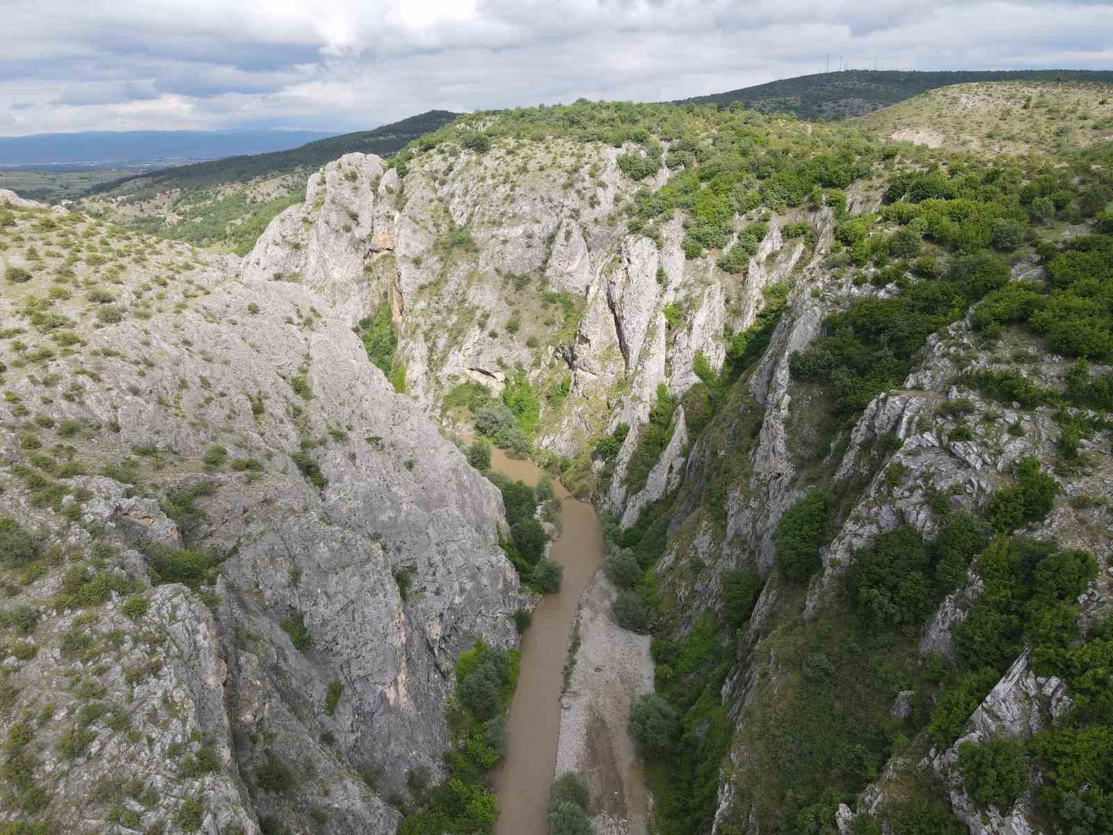 Gizemli kanyon keşfedilmeyi bekliyor: 