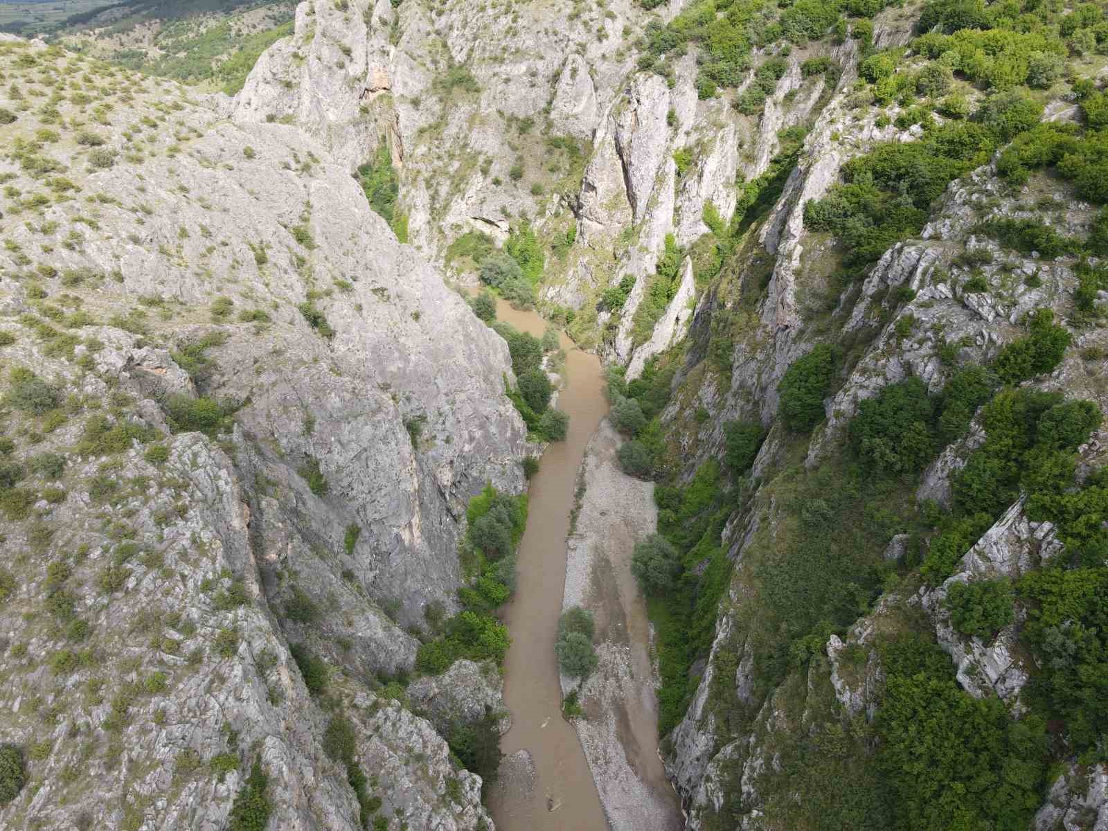 Gizemli kanyon keşfedilmeyi bekliyor: 