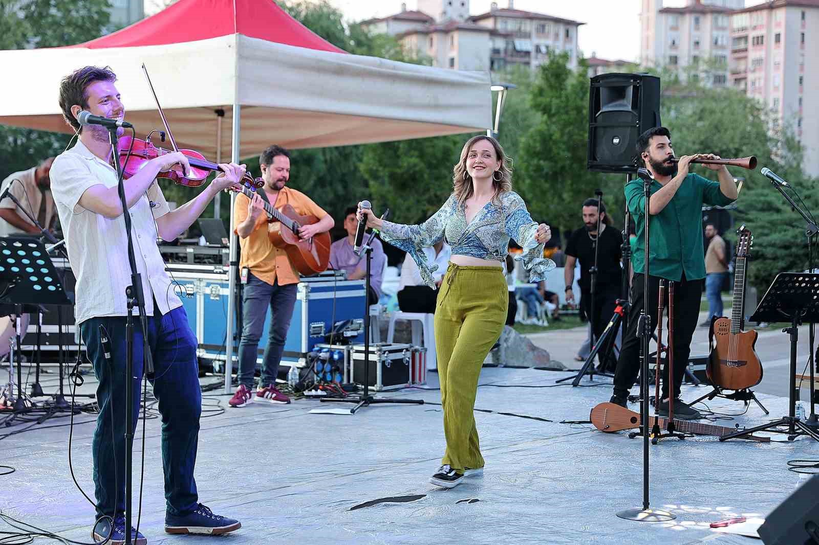 “15. Ataşehir Çevre Festivali” doğaseverleri bir araya getirdi
