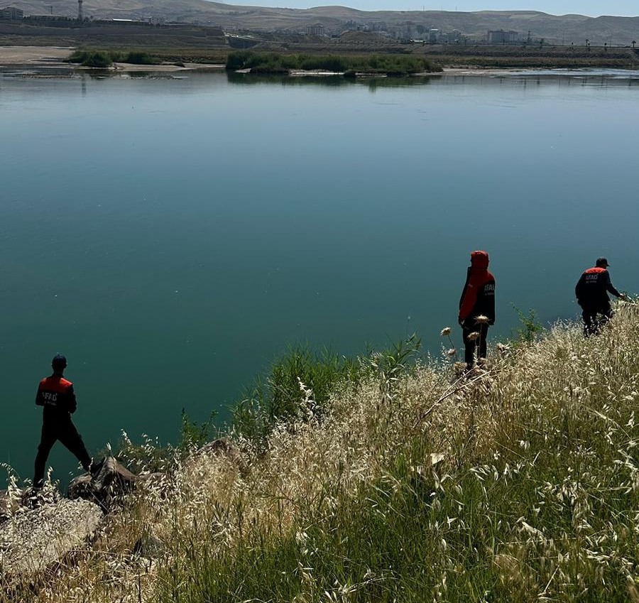 Cizre’de kayıp kız, Suriye ve Irak sınırında aranıyor
