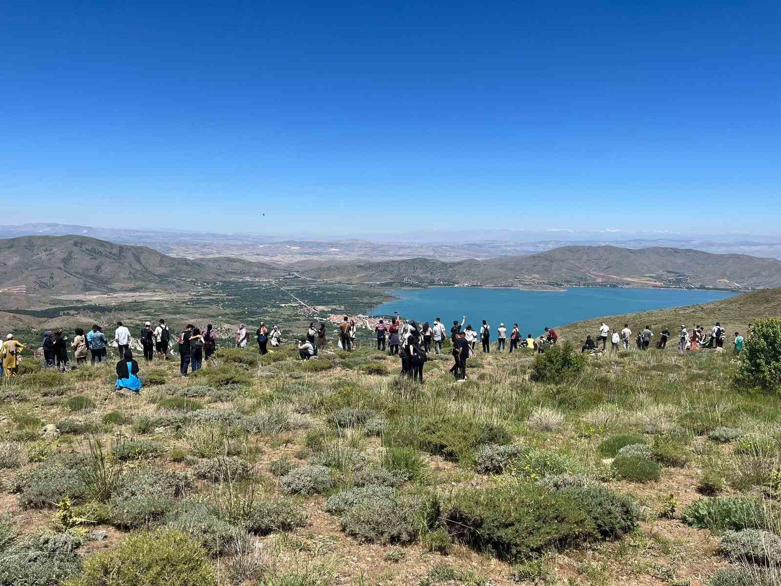 Elazığ’da Hazarbaba Dağı’na doğa yürüyüşü gerçekleştirildi
