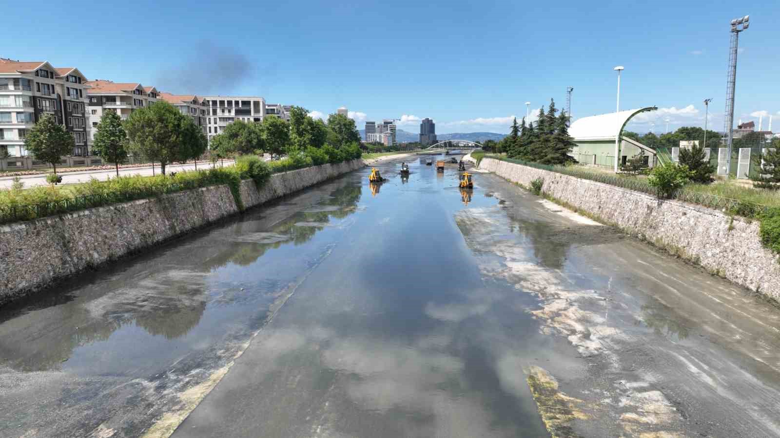 BUSKİ’den derelere yaz temizliği
