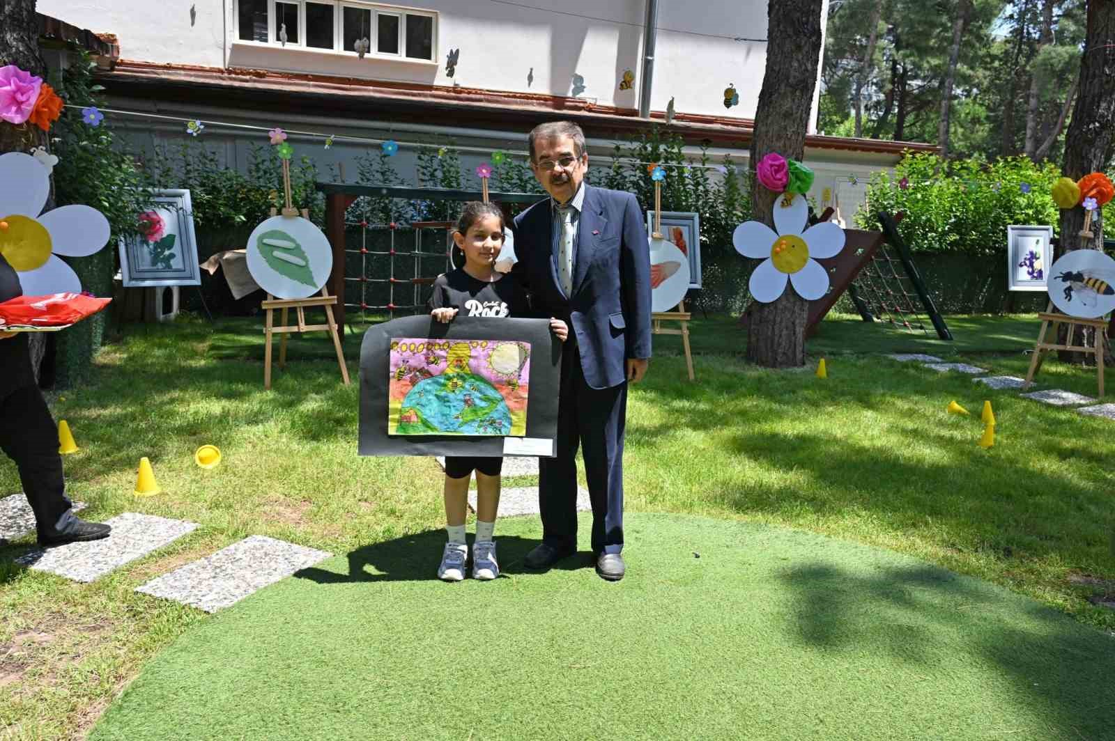 Denizli’de Dünya Arı Günü miniklerle kutlandı
