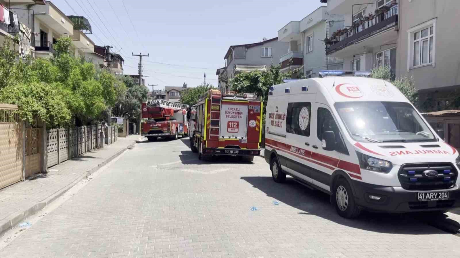 Mahalleyi koku sarınca ceset ortaya çıktı
