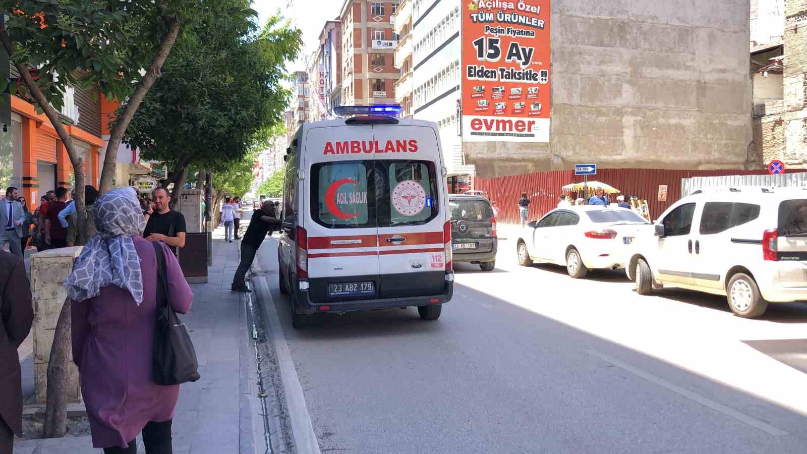 Elazığ’da otomobilin çarptığı çocuk yaralandı
