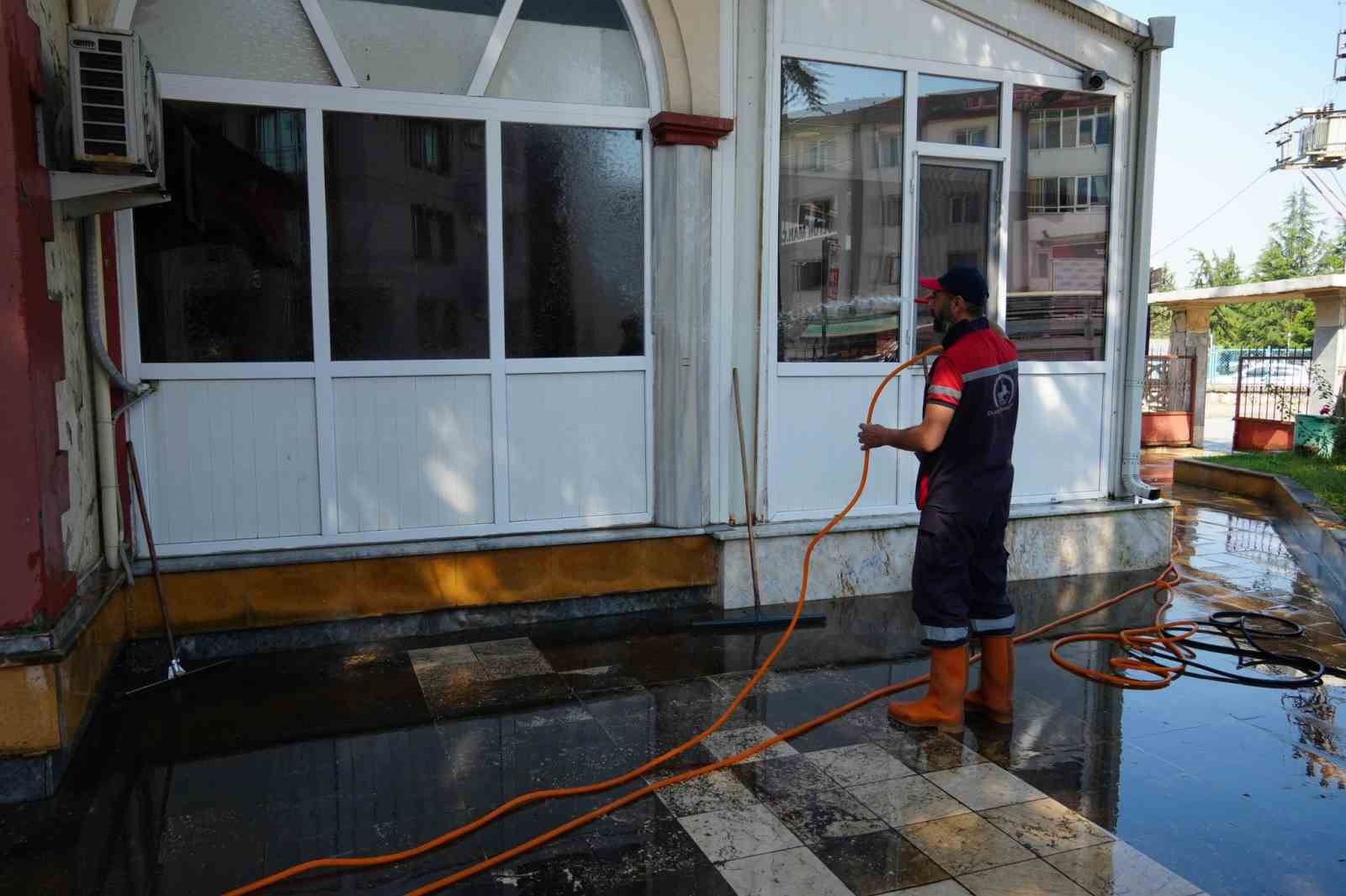 Camiler Kurban Bayramı’na hazırlanıyor
