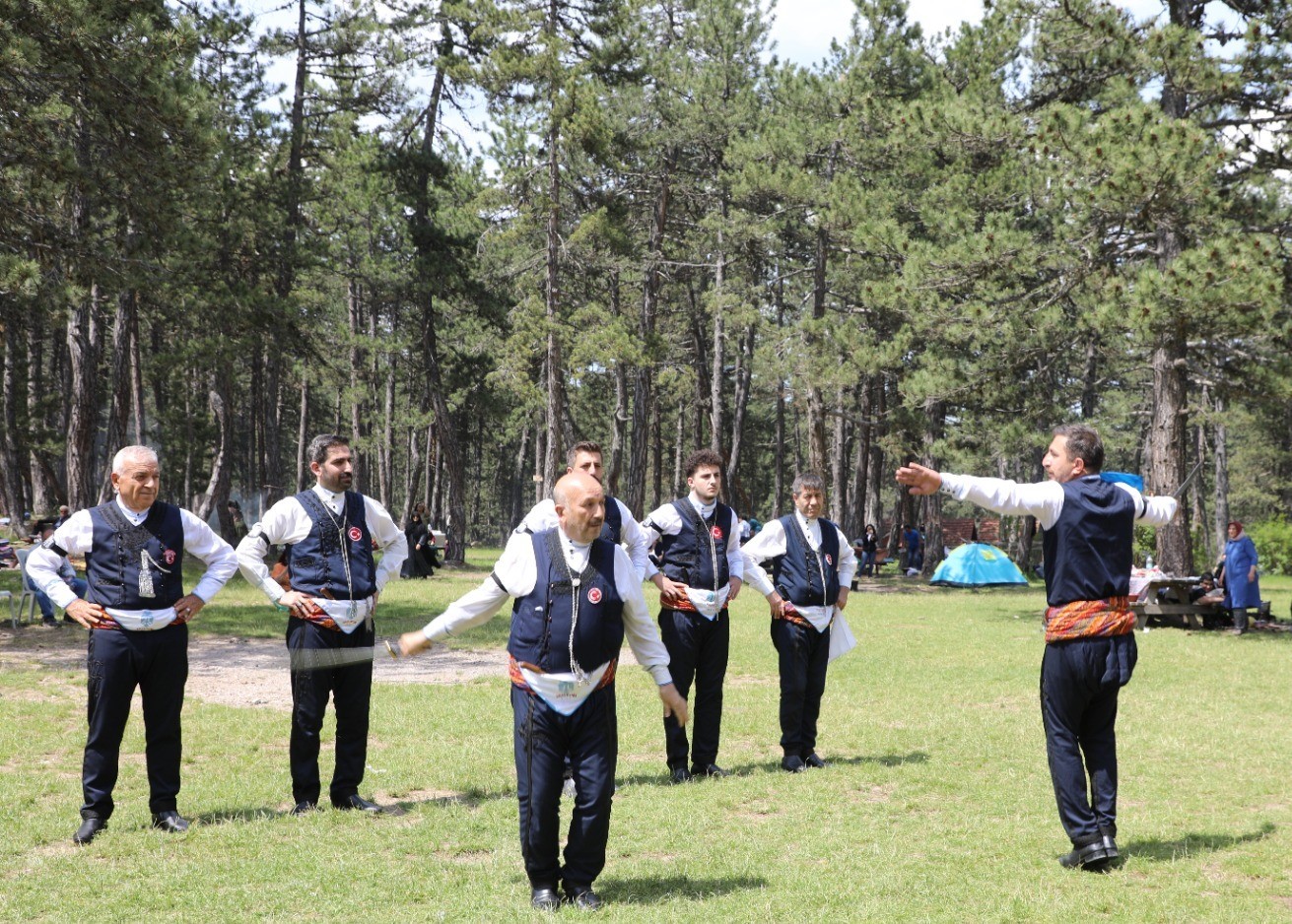 Dadaşlar yayla şenliğinde buluştu
