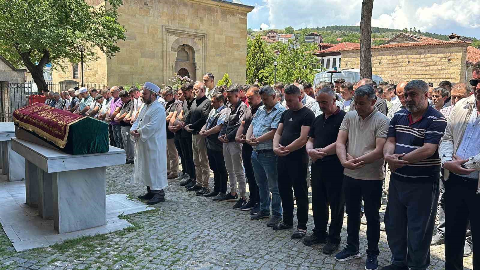 Feci kazada hayatını kaybeden genç toprağa verildi
