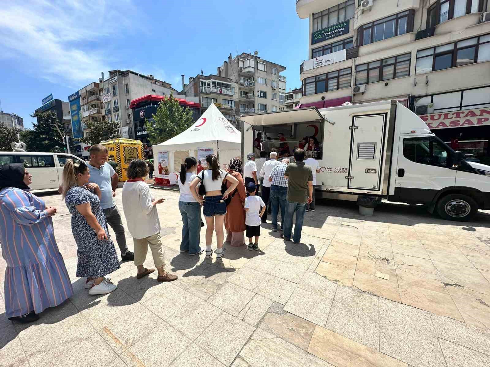 Manisa’da Türk Kızılay kurban bağış standı açıldı
