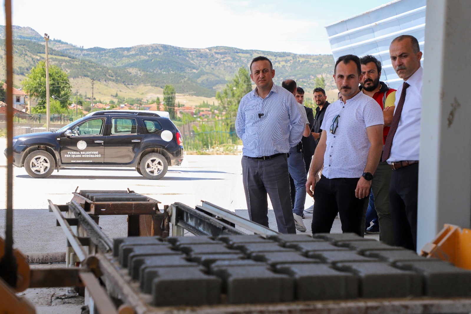 Turhal’da taş kırma eleme tesisi sezonu kurban kesimiyle açıldı
