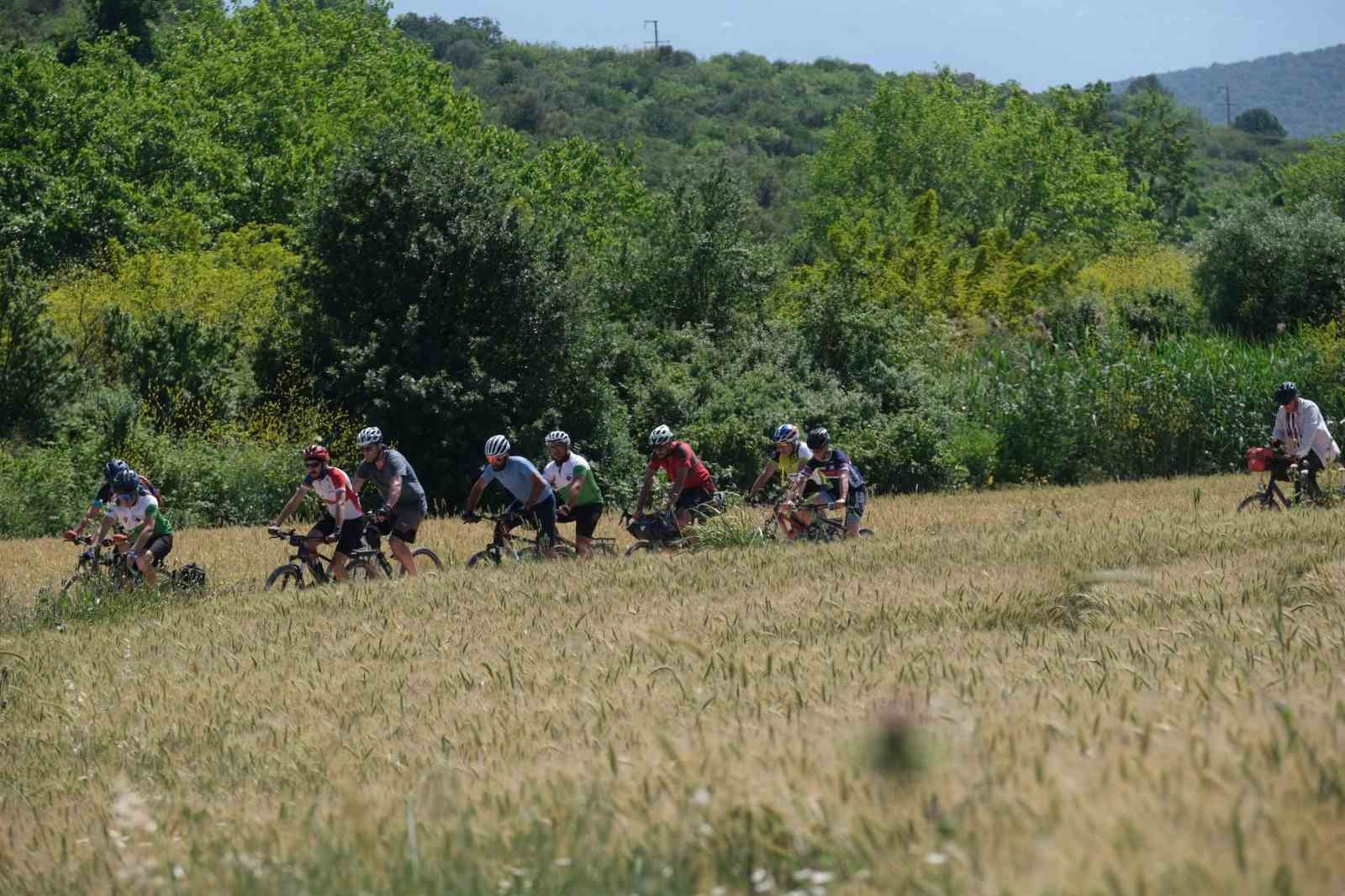 Dünya Bisiklet Günü’nde Mysia Yolları’nda pedal çevirdiler
