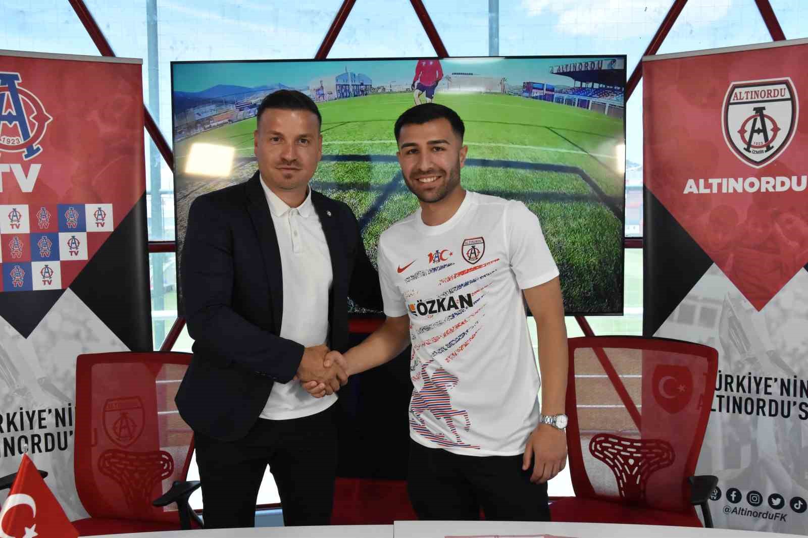 Altınordu yeni transferi Emre Aydınel’i açıkladı
