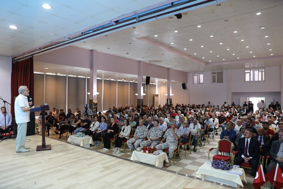 Naci Görür’den deprem molozları için uyarı: “Belediyeler şimdiden düşünmeli, deprem olduğu zaman çok geç”
