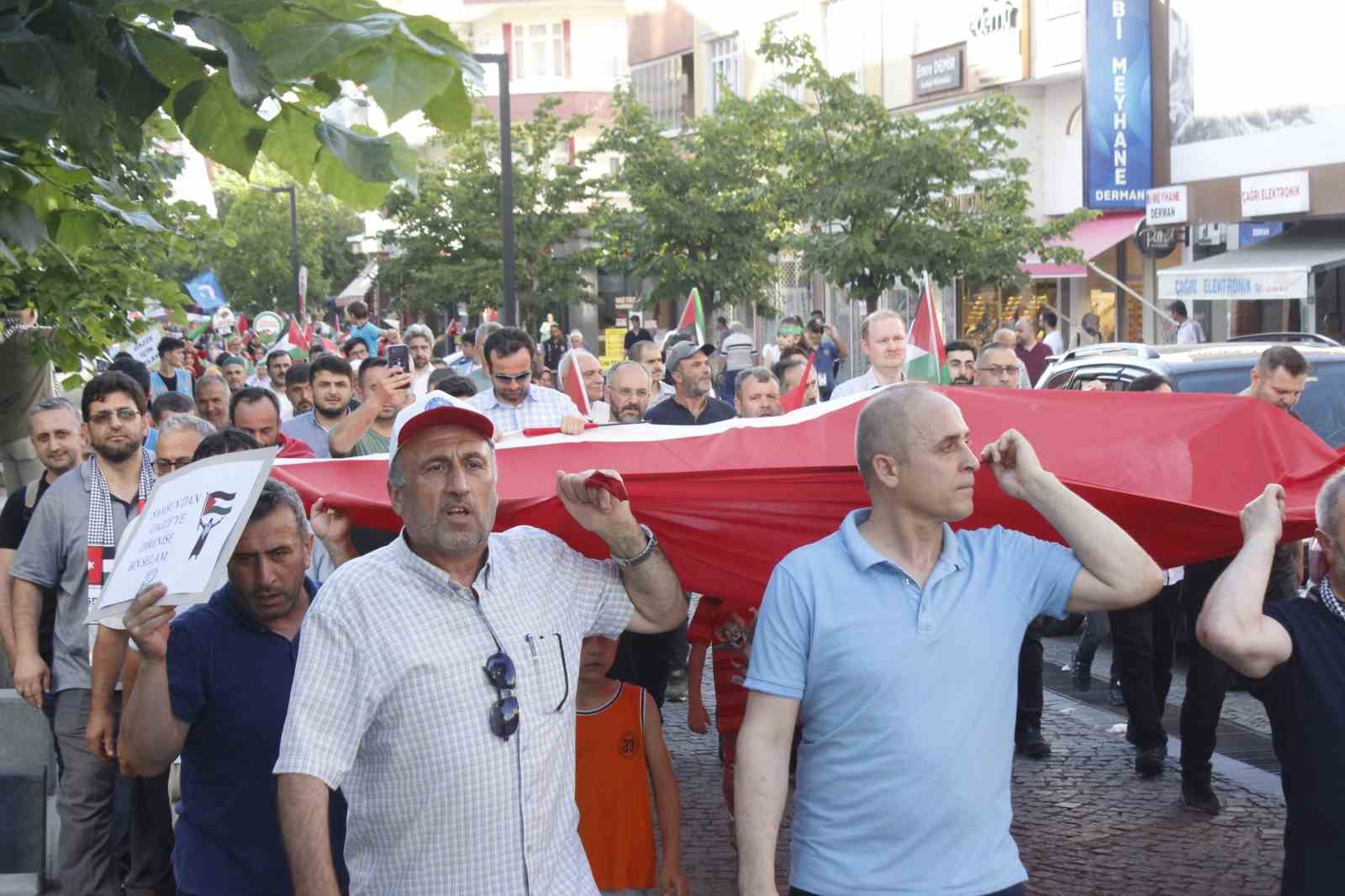 Tekkeköy’de İsrail’e lanet, Filistin’e destek yürüyüşü
