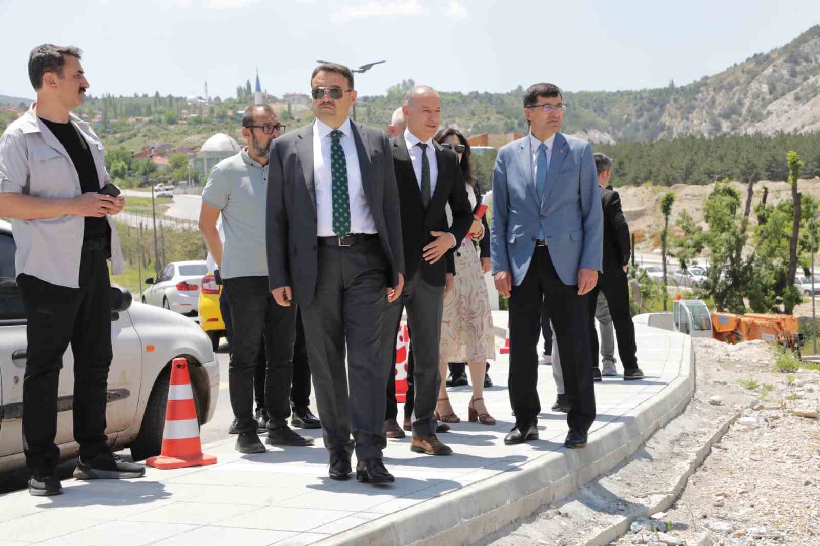 Vali Işın ve Başkan Kahveci, Şehir Hastanesi’nin otopark sorununu masaya yatırdı
